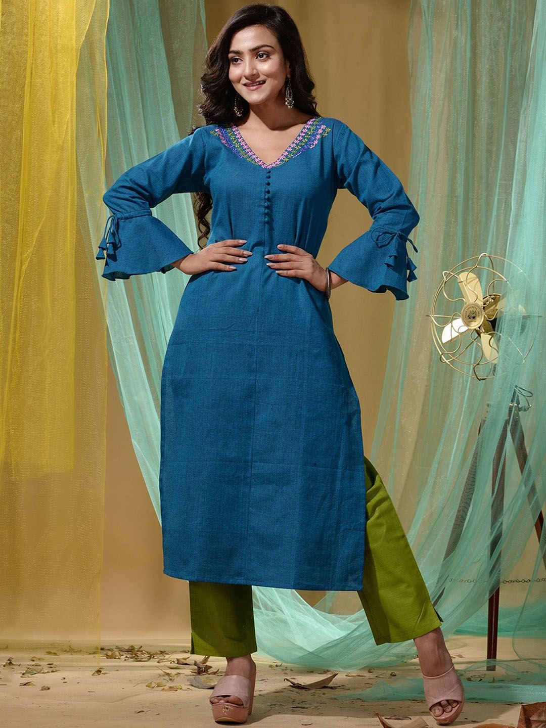 Disli Embroidered Regular Pure Cotton Kurta With Trousers