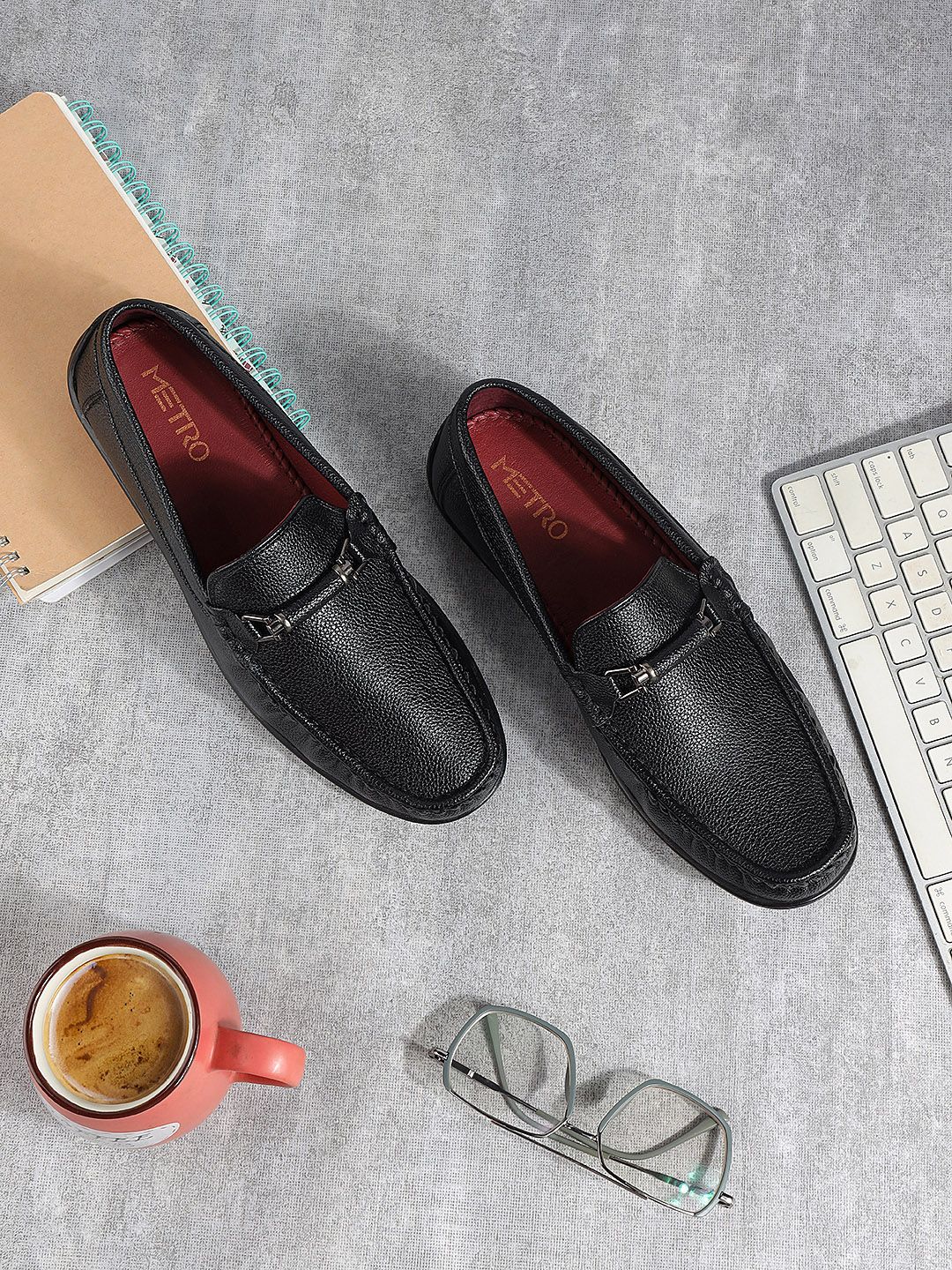 Metro Metro Men Textured Comfort Insole Horsebit Loafers