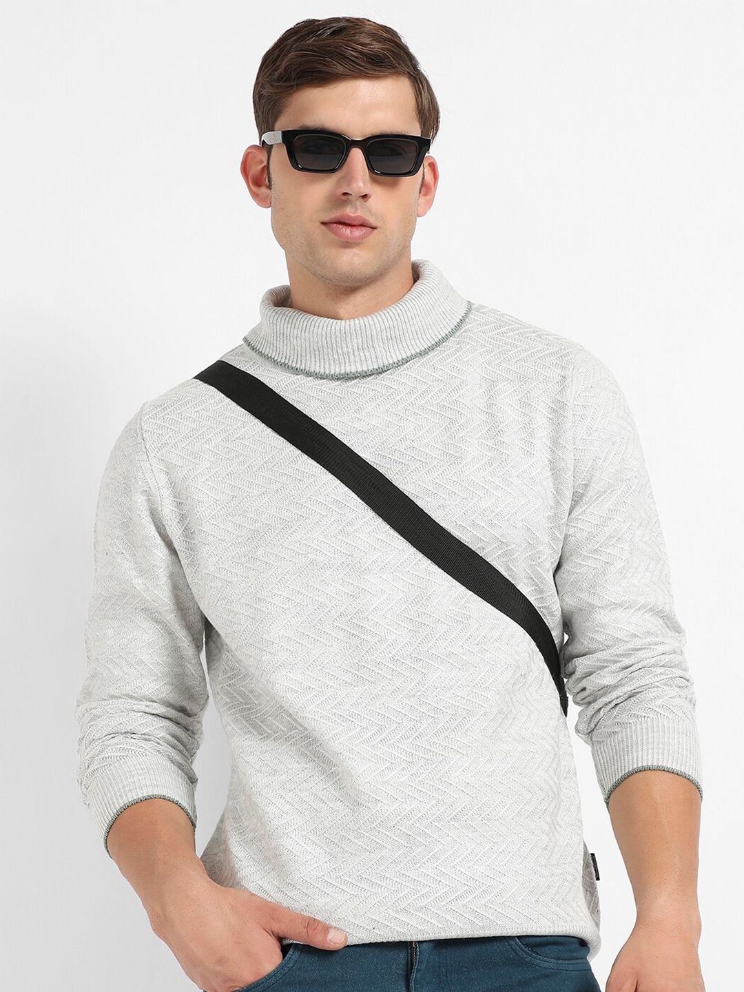 Campus Sutra Turtle Neck Ribbed Woollen Pullover