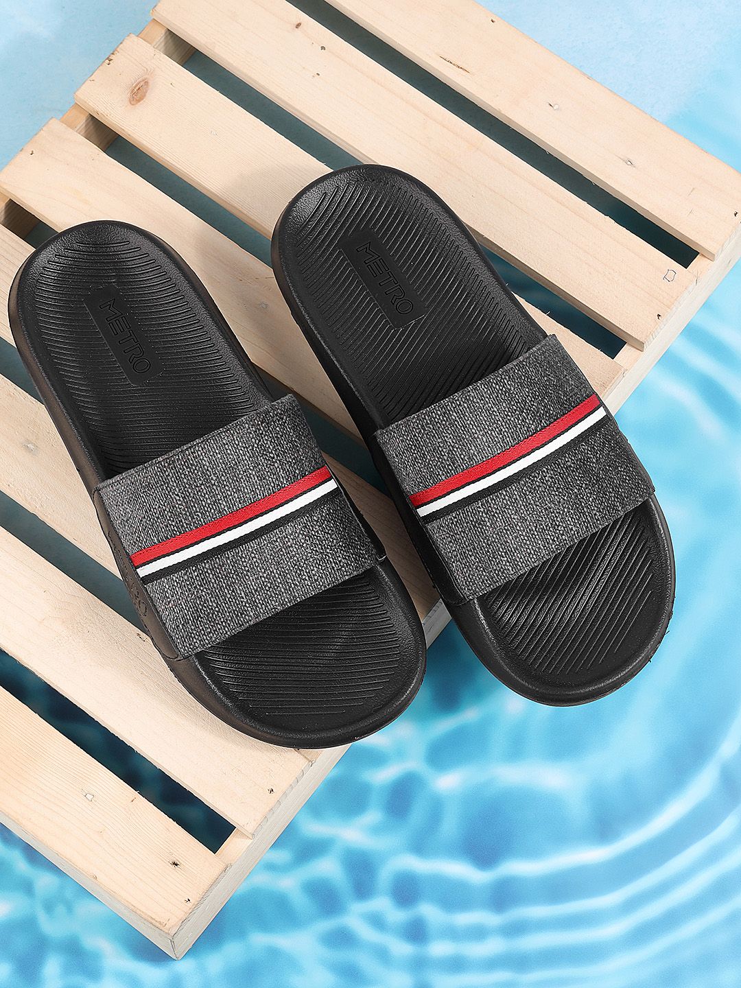 Metro Men Striped Sliders