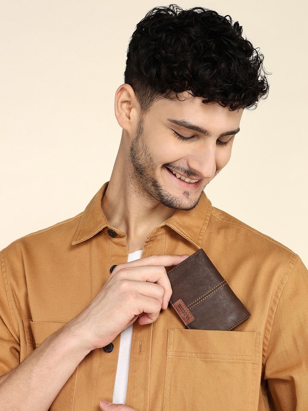 Sassora Unisex Leather RFID Protected Two Fold Wallet