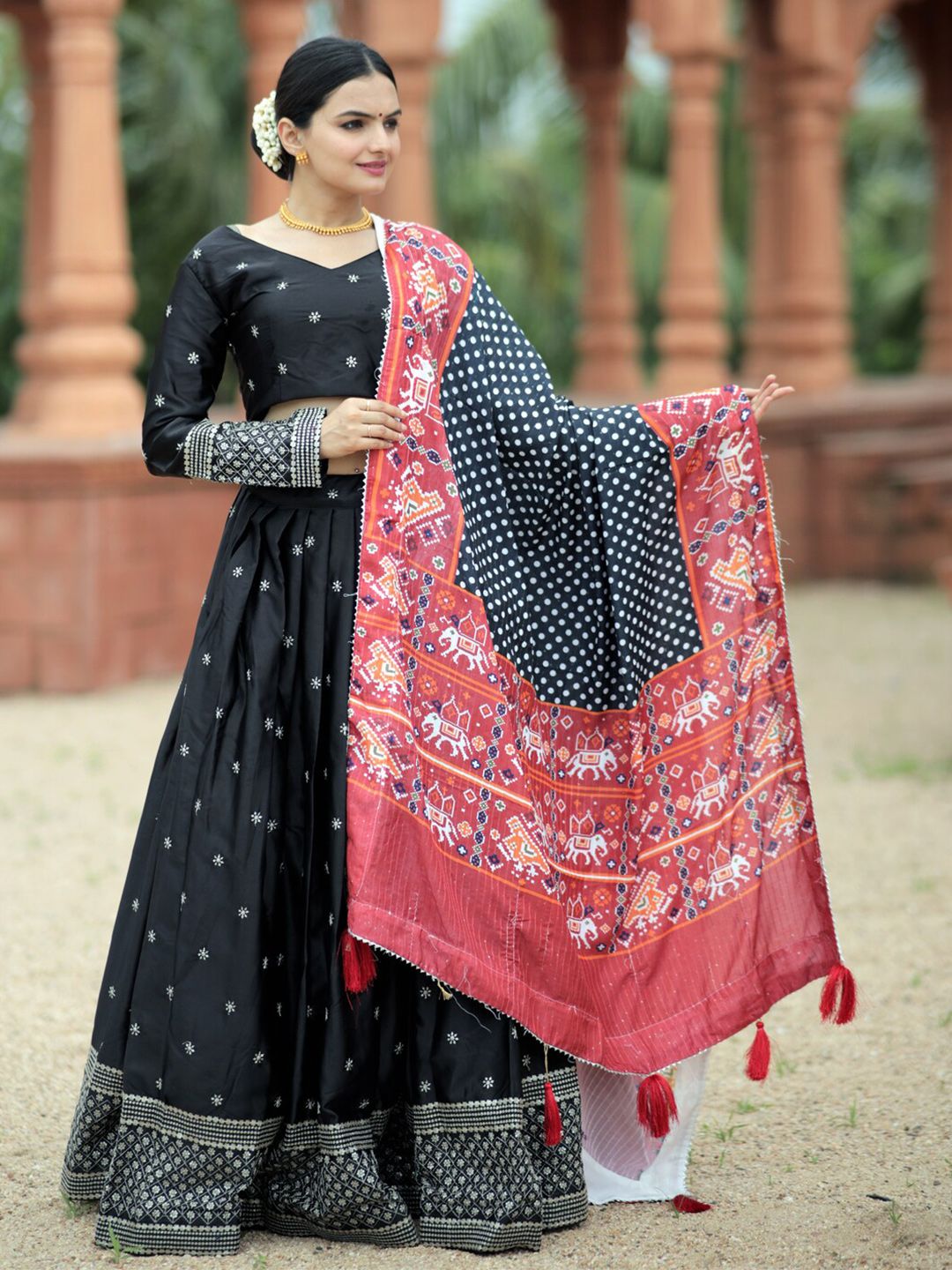 PMD Fashion Embroidered Ready to Wear Lehenga Blouse With Dupatta
