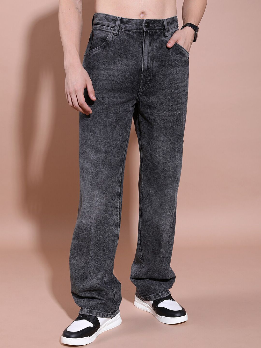 HIGHLANDER Men Clean Look Relaxed Fit Mid-Rise Heavy Fade Stretchable Jeans