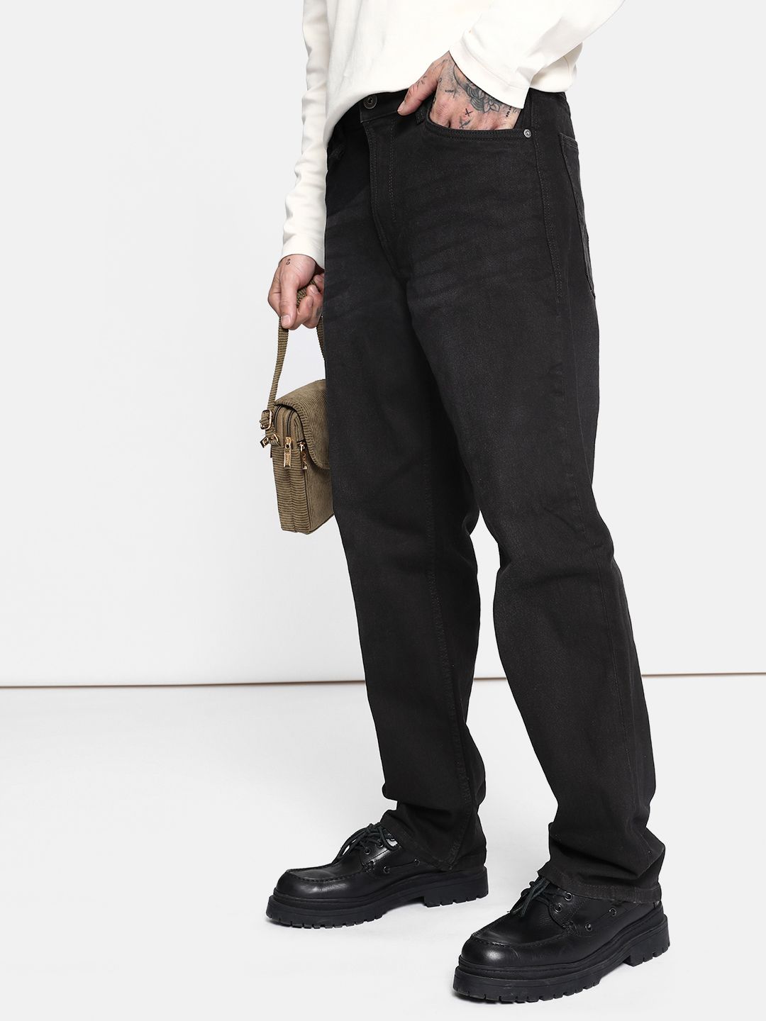 Roadster Men Straight Fit Mid-Rise Light Fade Stretchable Jeans