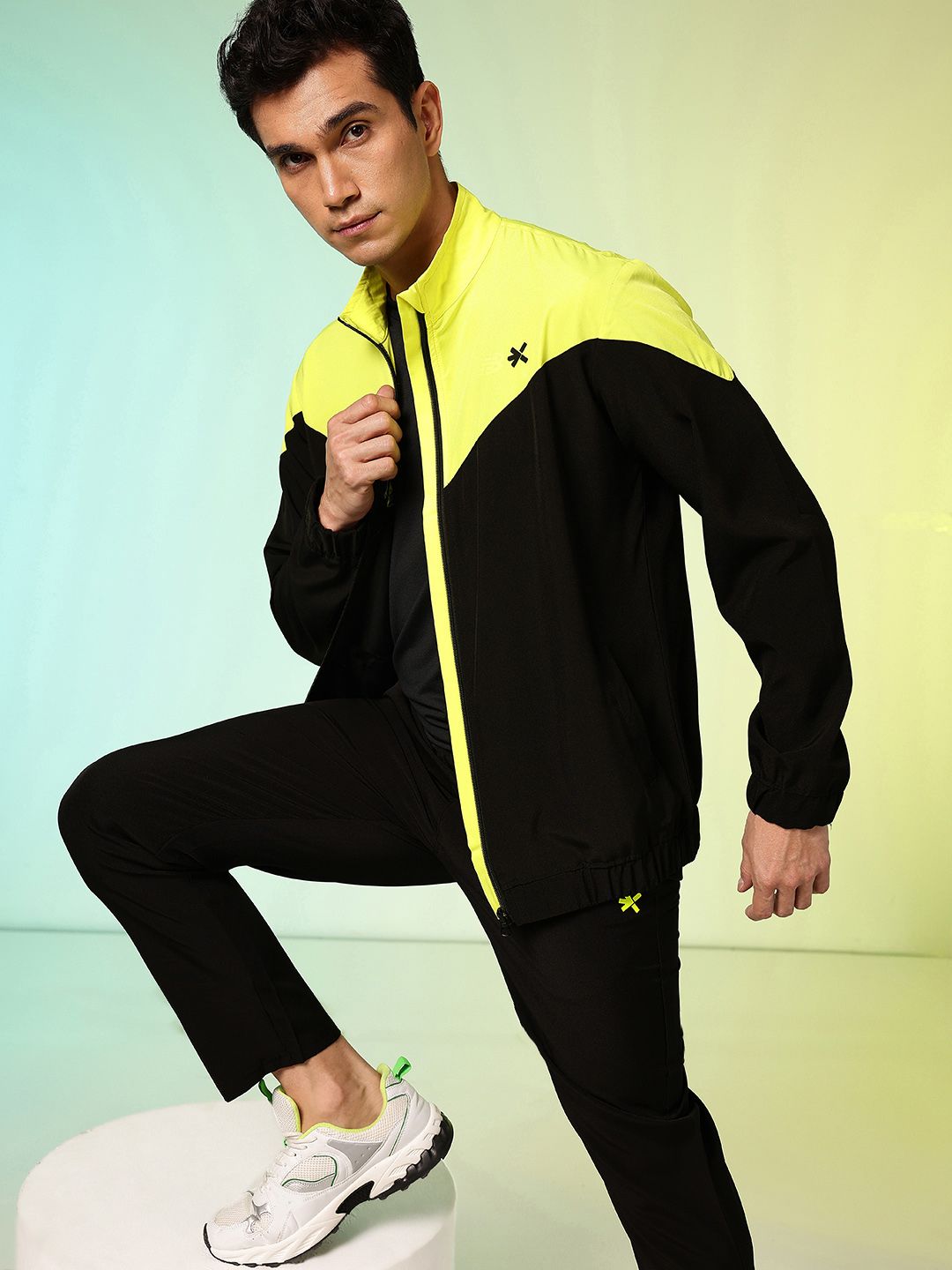 HRX By Hrithik Roshan Men Colourblocked Rapid-Dry Tracksuits
