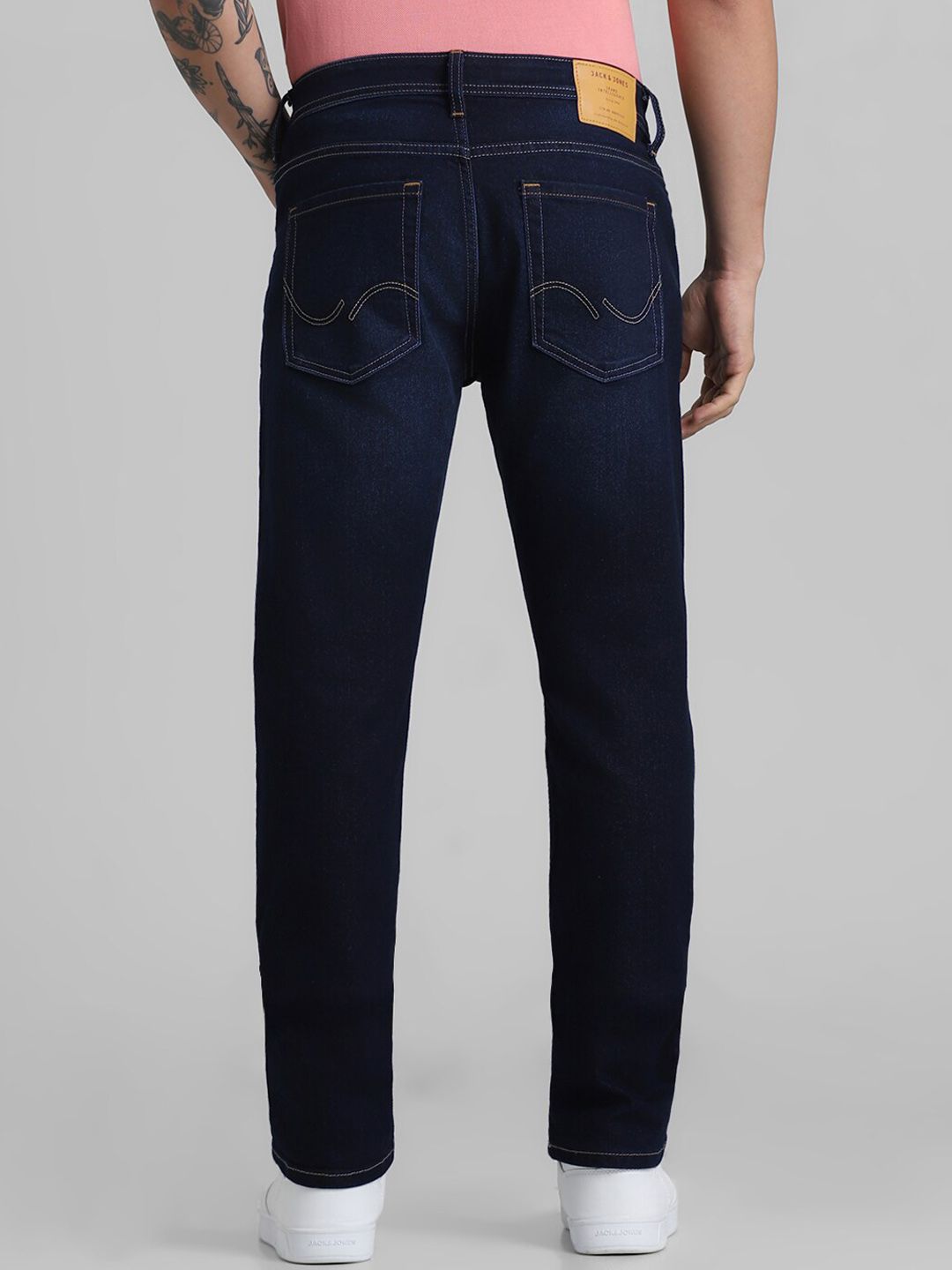 Clark Mid-Rise Light Fade Dark Shade Clean Look Stretchable Jeans
