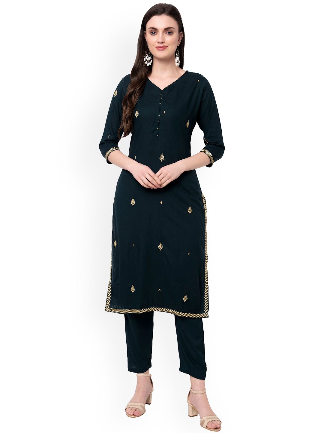Arayna Ethnic Motifs Embroidered V-Neck Kurta with Palazzos