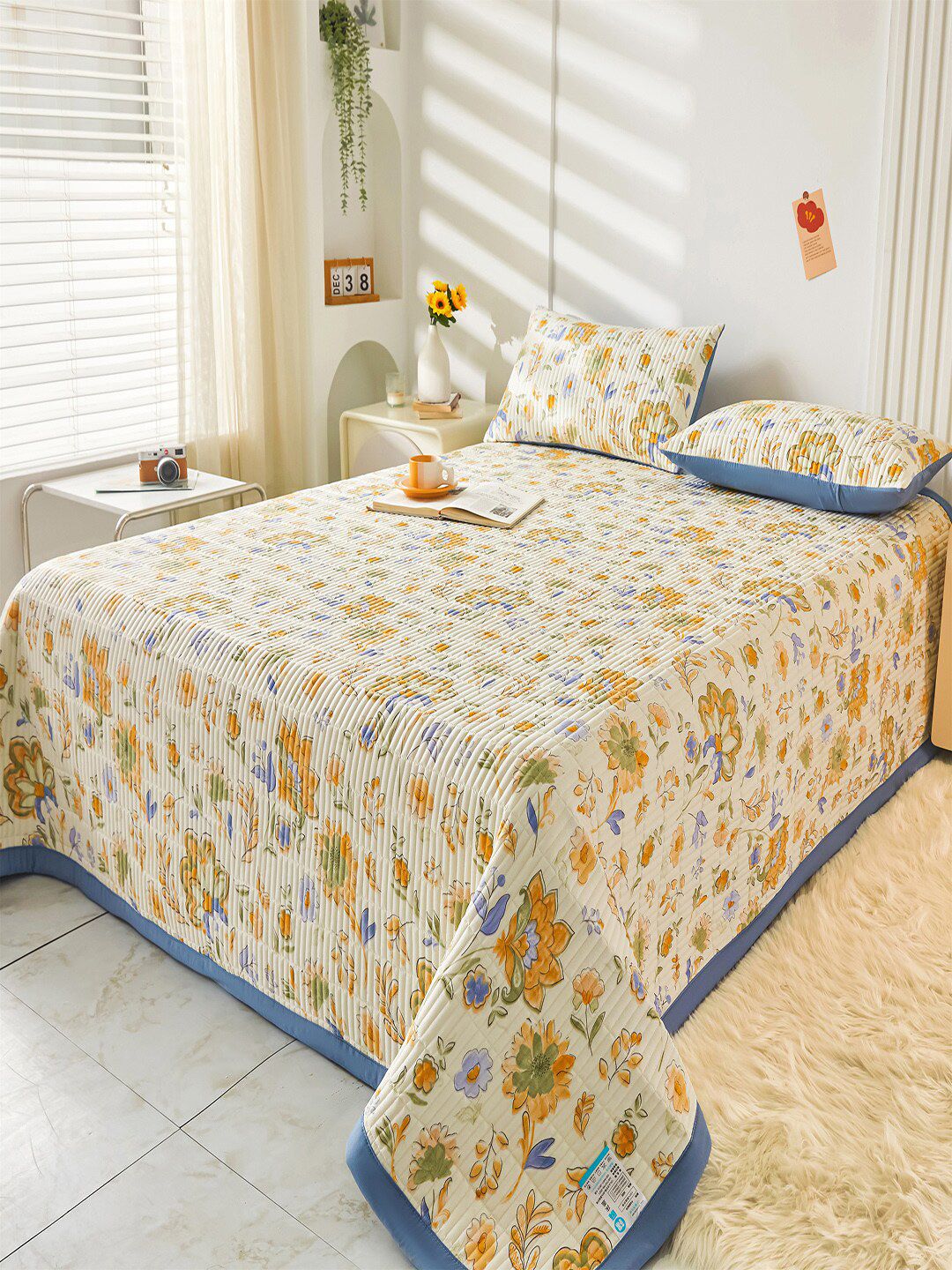 JC HOME Blue & Yellow Printed 162 TC Double XL Bed Cover With 2 Pillow Covers