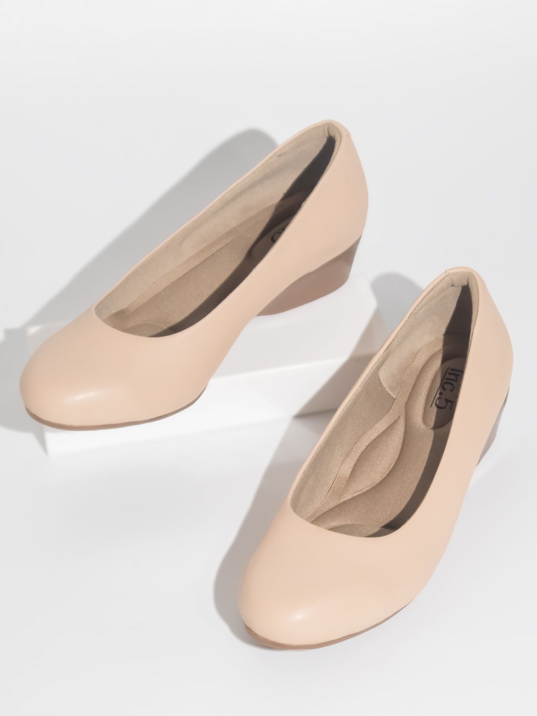 Inc 5 Round Toe Ballerinas