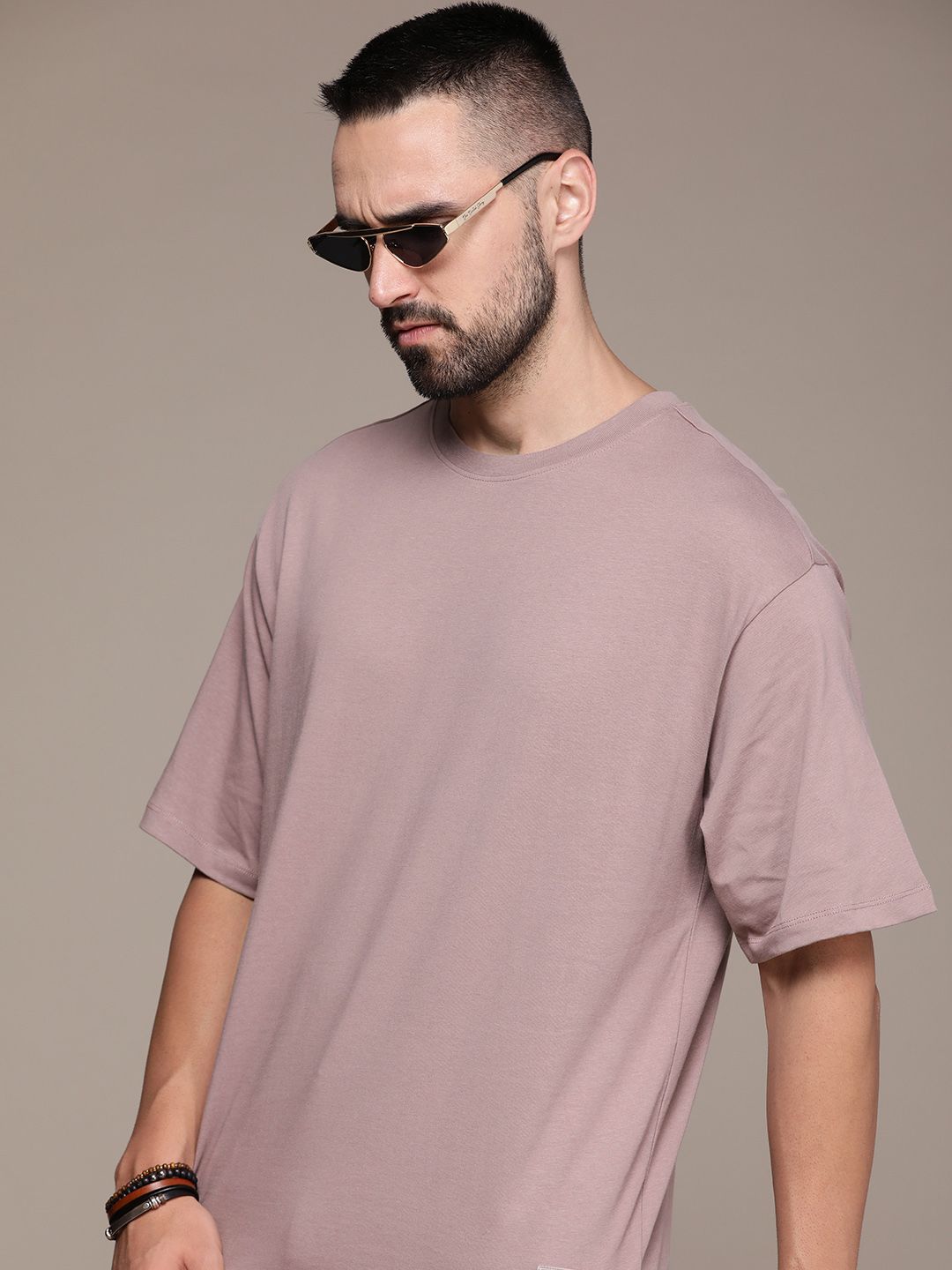 The Roadster Lifestyle Co. Oversized Fit Solid Drop-Shoulder Sleeves Pure Cotton T-shirt