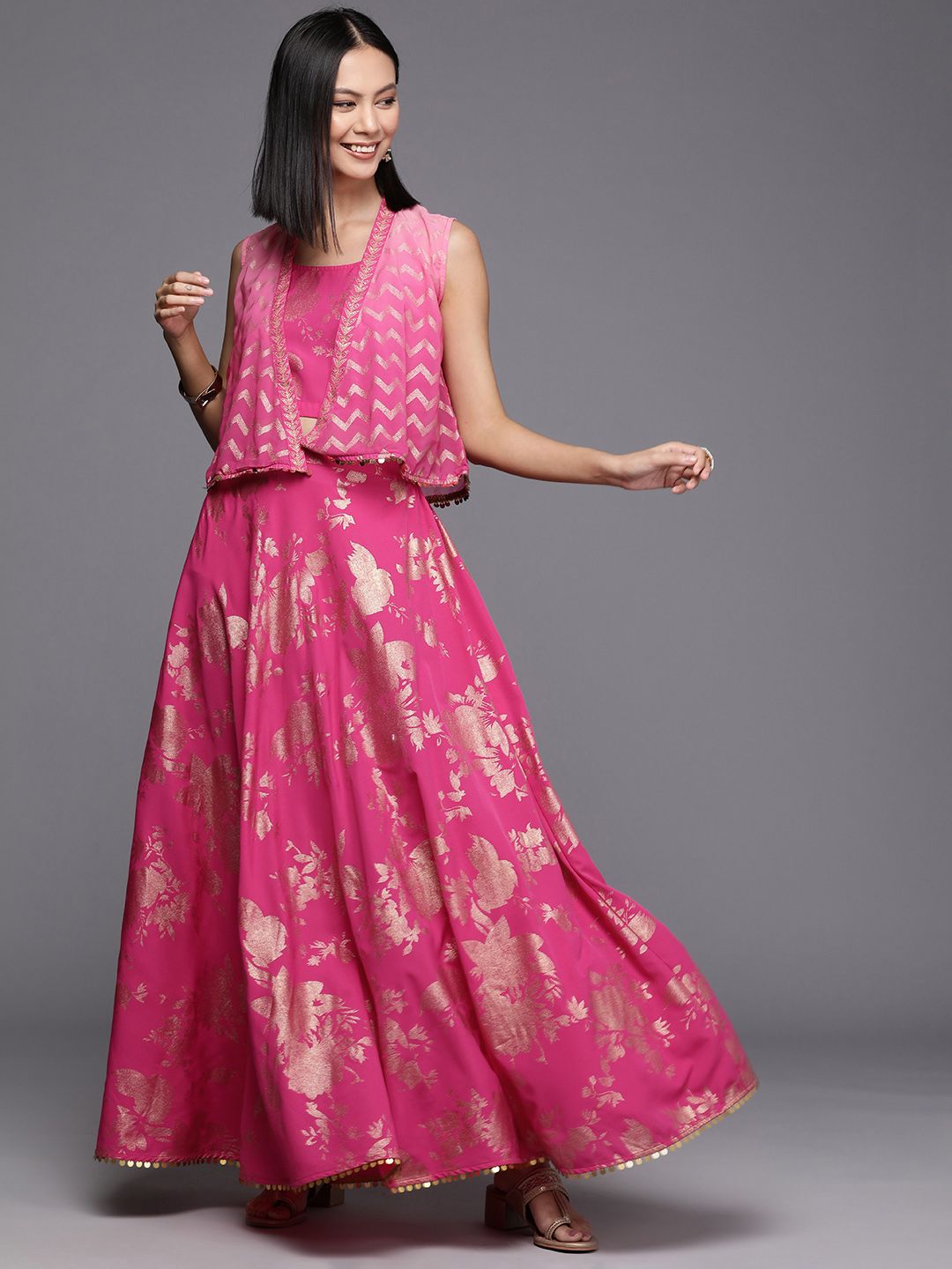Ahalyaa Women Floral Printed Top With Lehenga & Shrug