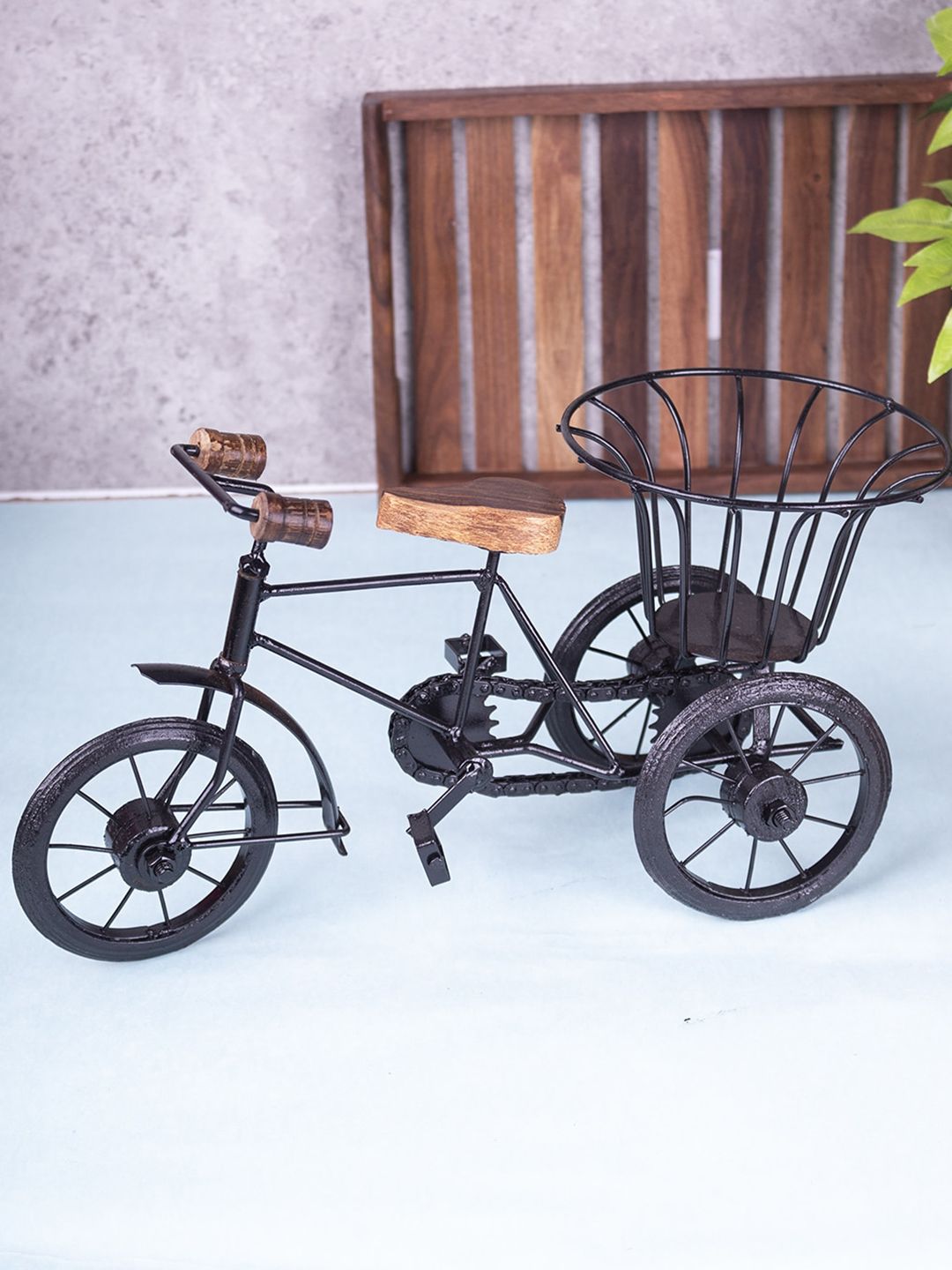 MARKET99 Black & Beige Planter On Wheels Table Planter Pot