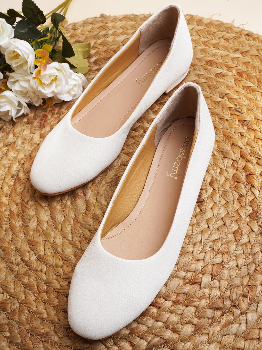 DressBerry White Round Toe Textured Ballerinas