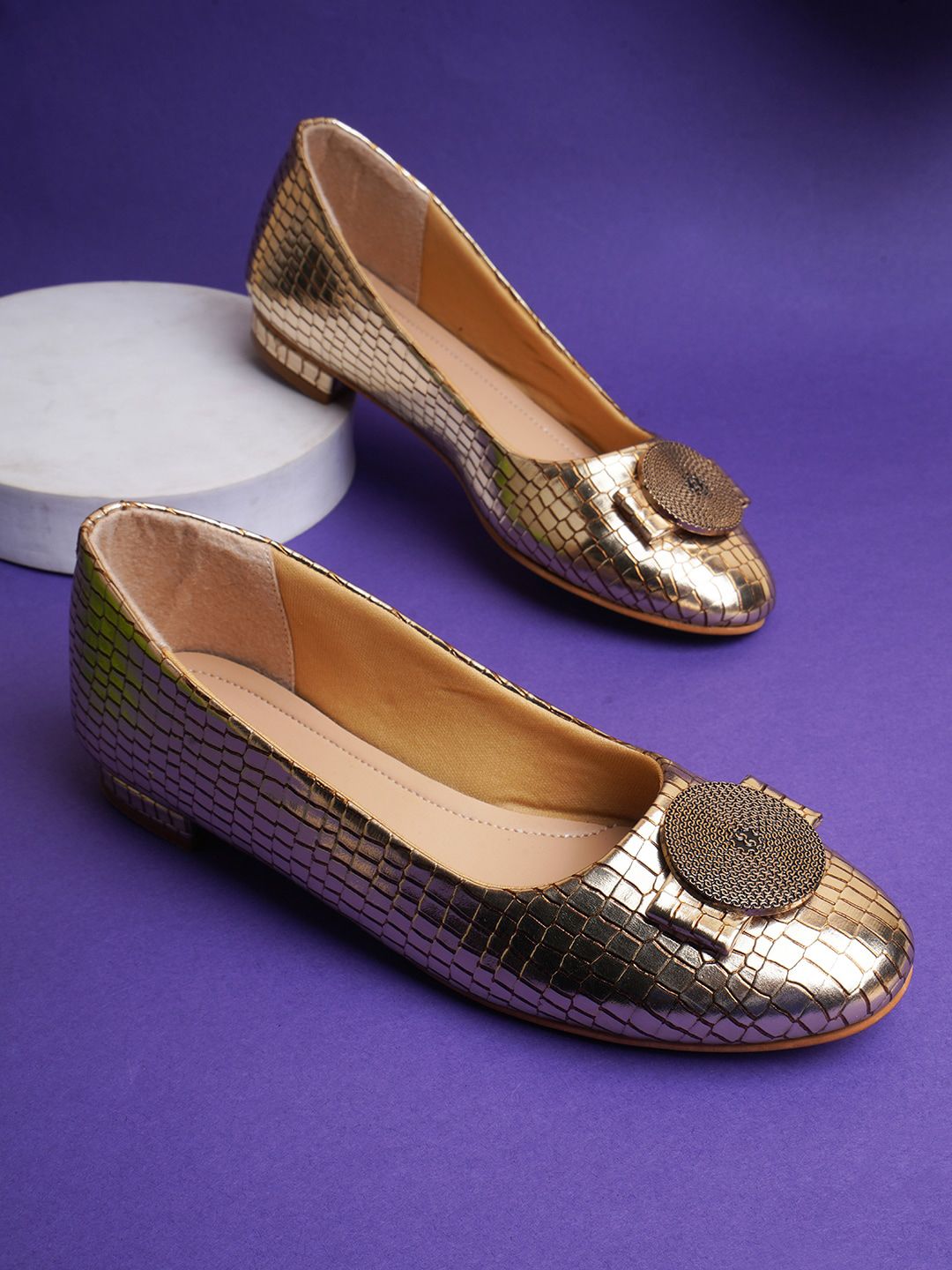 DressBerry Gold-Toned Animal Textured Ballerinas