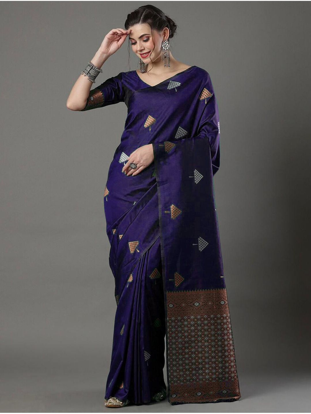 SHIJILA Ethnic Motifs Woven Design Zari Kanjeevaram Saree
