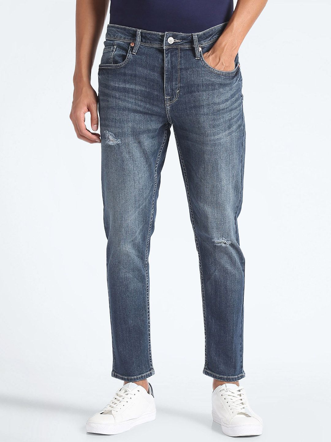 Flying Machine Flying Machine Men Blue Tapered Fit Mildly Distressed Ripped Light Fade Cotton Jeans