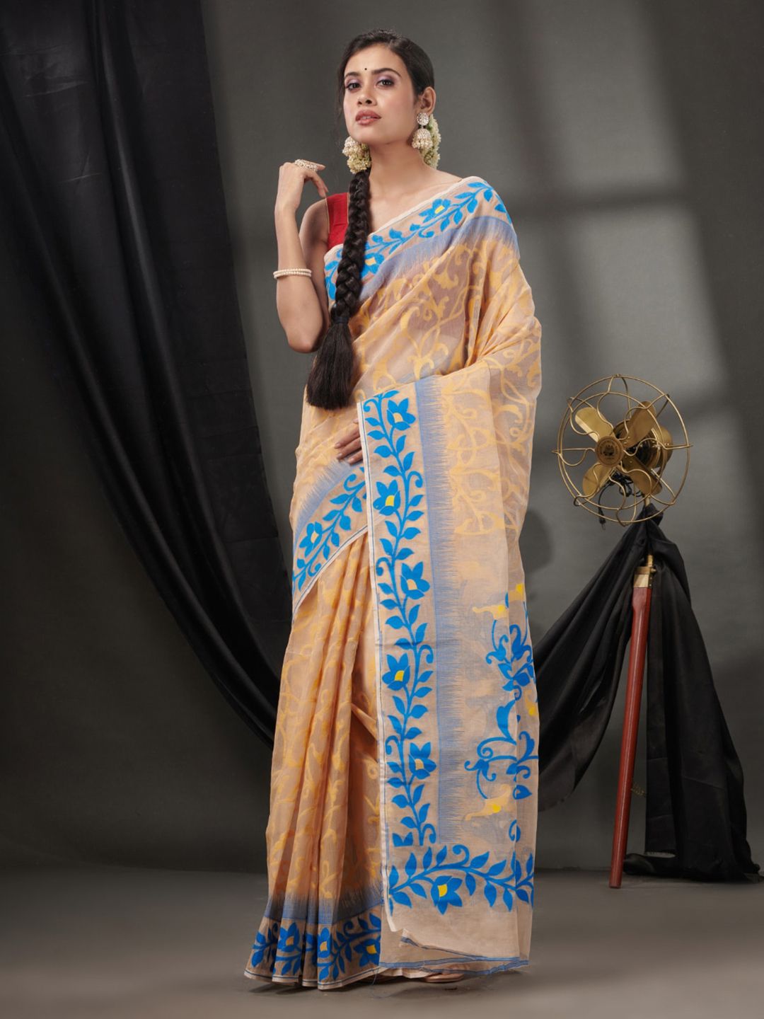 Charukriti Beige & Blue Woven Design Pure Cotton Jamdani Saree