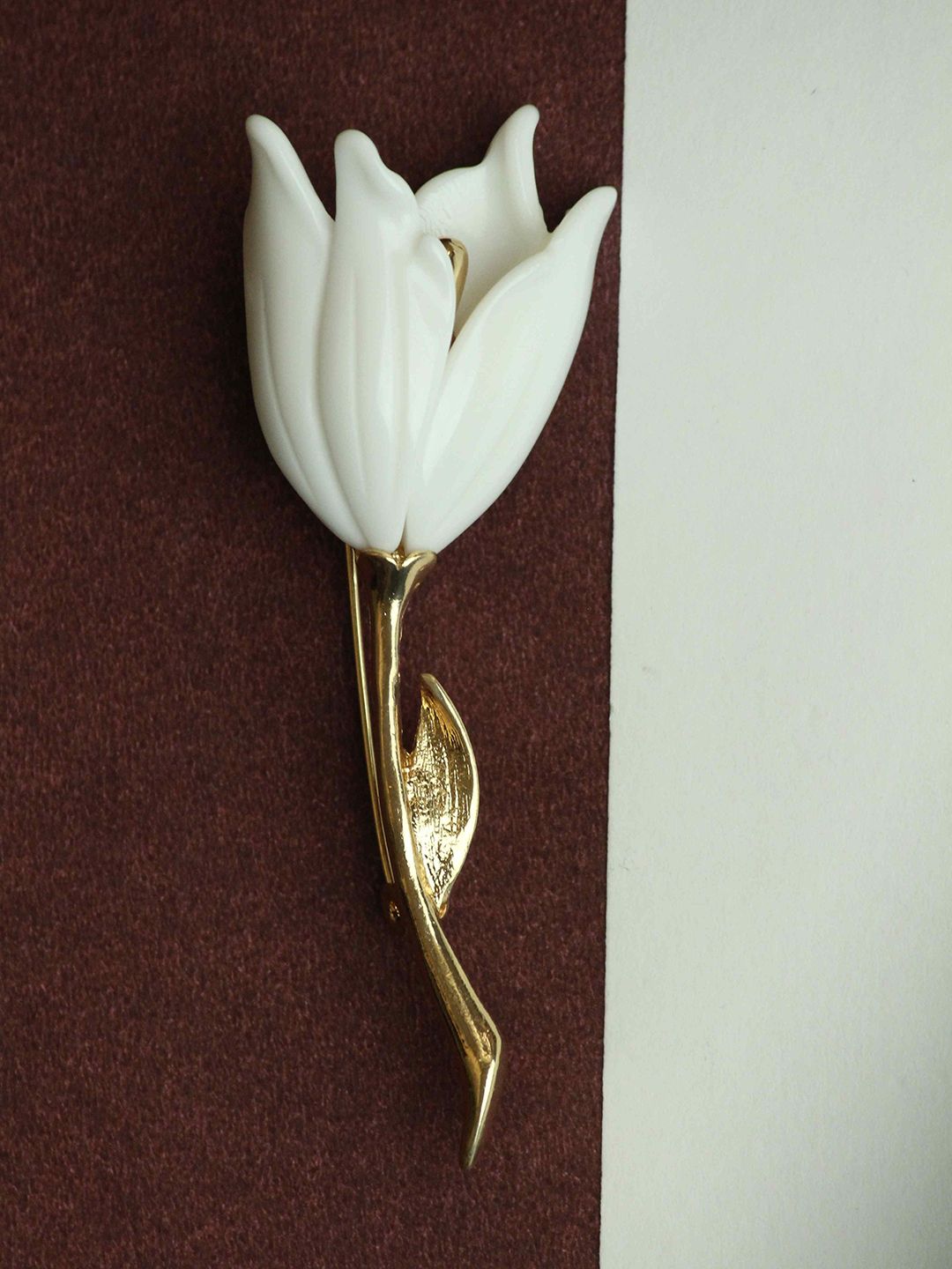 Buy Tossido Tulip Brooch - Brooch for Men 25186122 | Myntra
