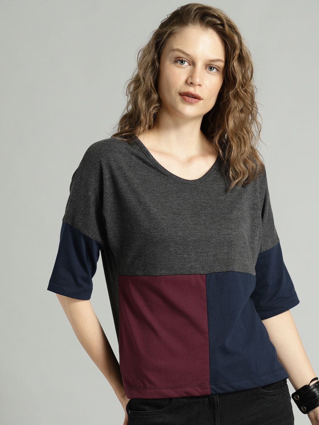 Roadster Women Charcoal Grey & Maroon Colourblocked Round Neck T-shirt