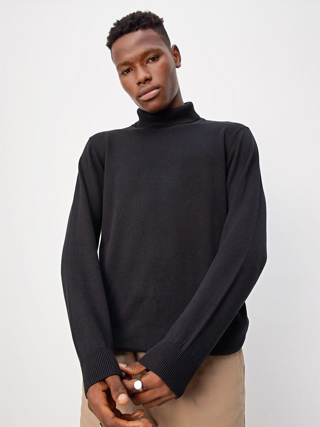 max Turtle Neck Pullover Sweater