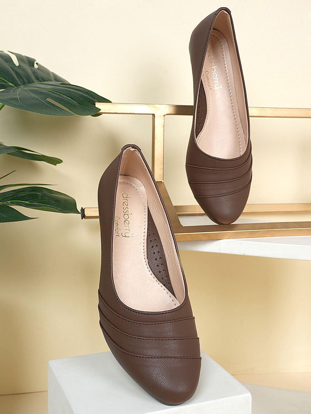 DressBerry Brown Block Pumps with Tassels