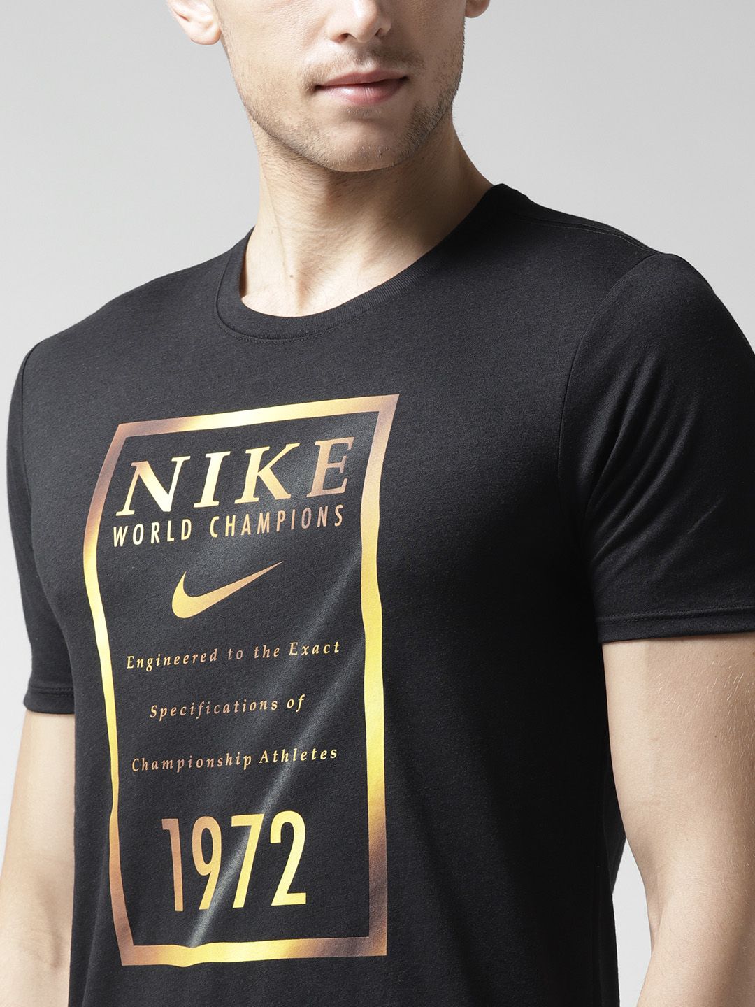 men's nike black and gold t shirt