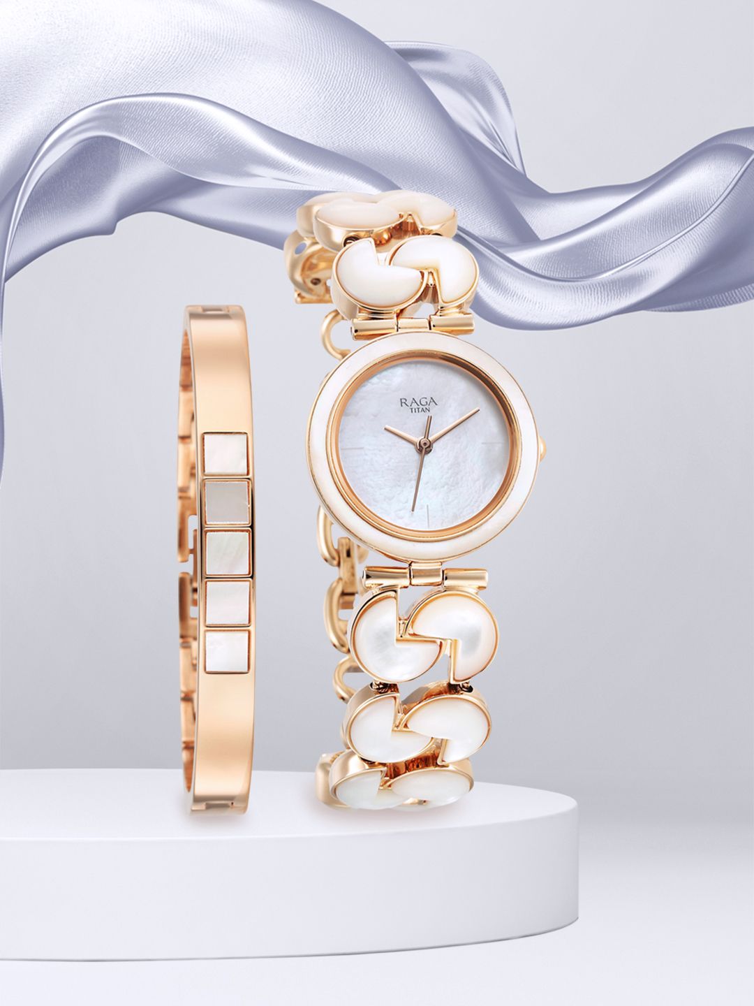 Titan Titan Raga Power Pearls Quartz Analog With White Mop Dial Watch For Women - Nt95233wm01f
