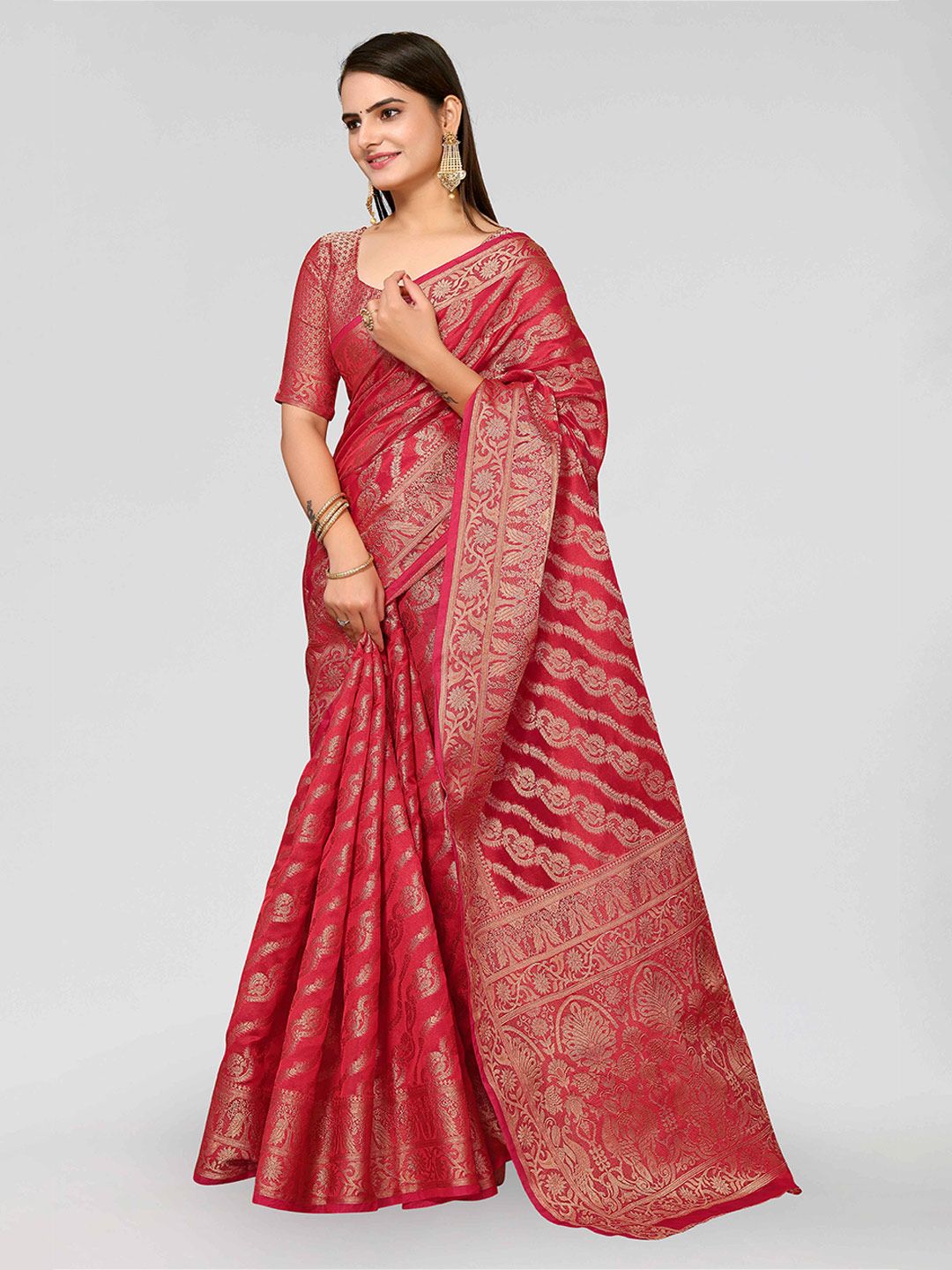 DIVASTRI Red & Gold-Toned Woven Design Zari Silk Blend Banarasi Saree Price in India