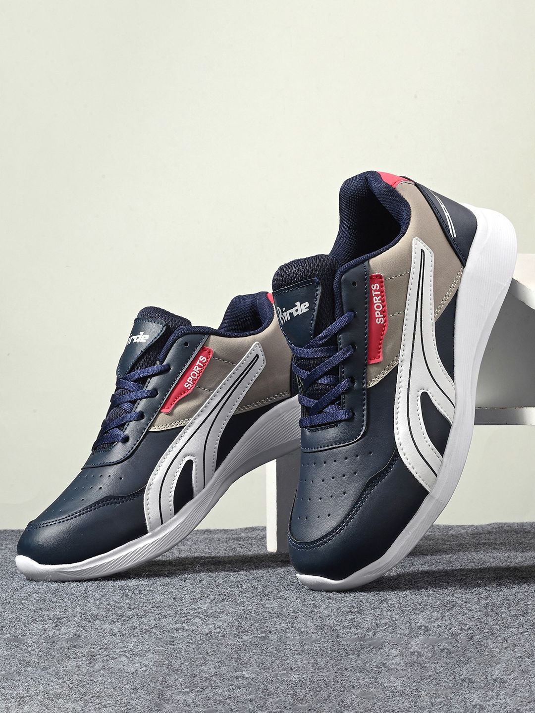 BIRDE Men Colourblocked Comfort Insole Sneakers