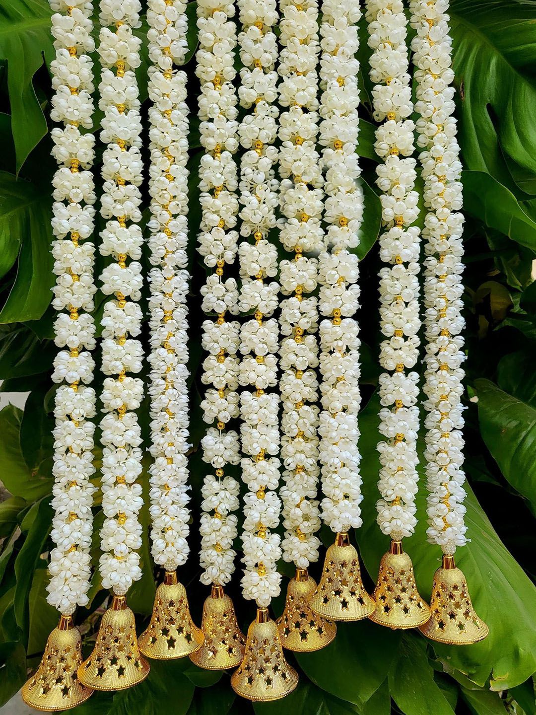 BS AMOR White 5 Pieces Traditional Artificial Flower Latkans
