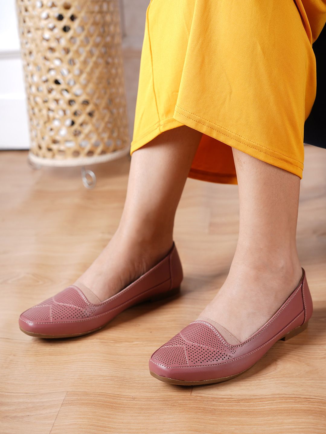 Mast & Harbour Peach-Coloured Textured Square Toe Ballerinas