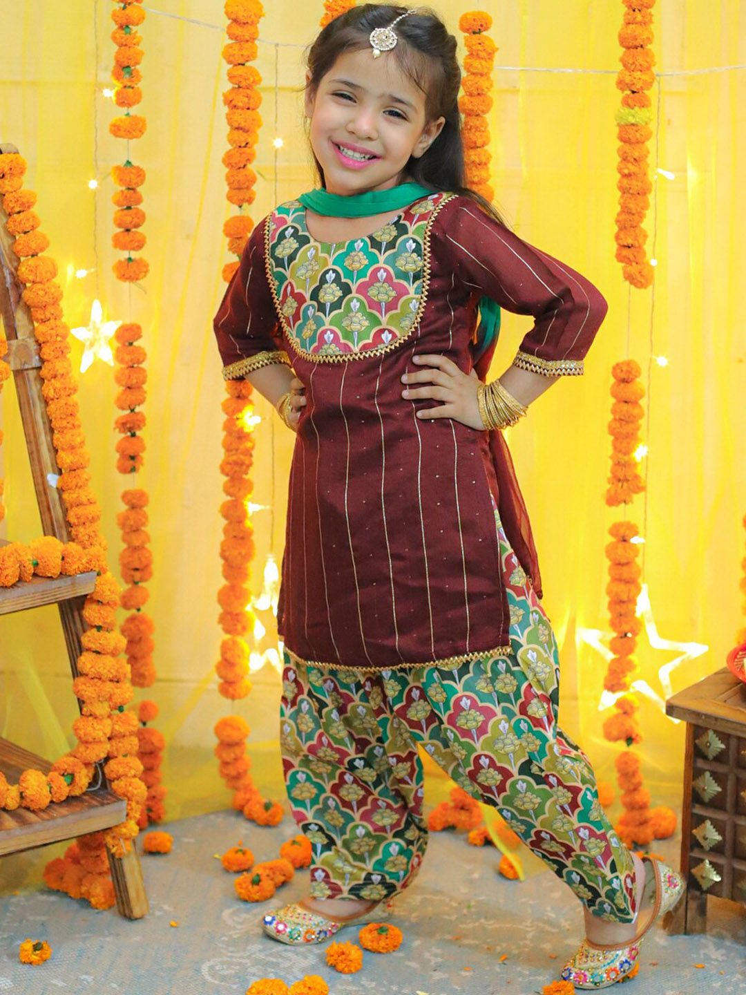 BownBee Girls Ethnic Motifs Printed Chanderi Silk Kurta & Salwar With Dupatta