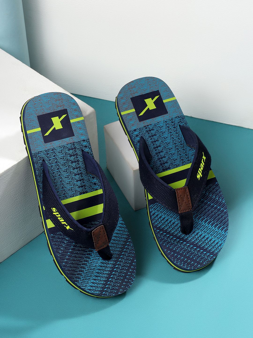 Sparx Men Printed Fabric Thong Flip-Flops