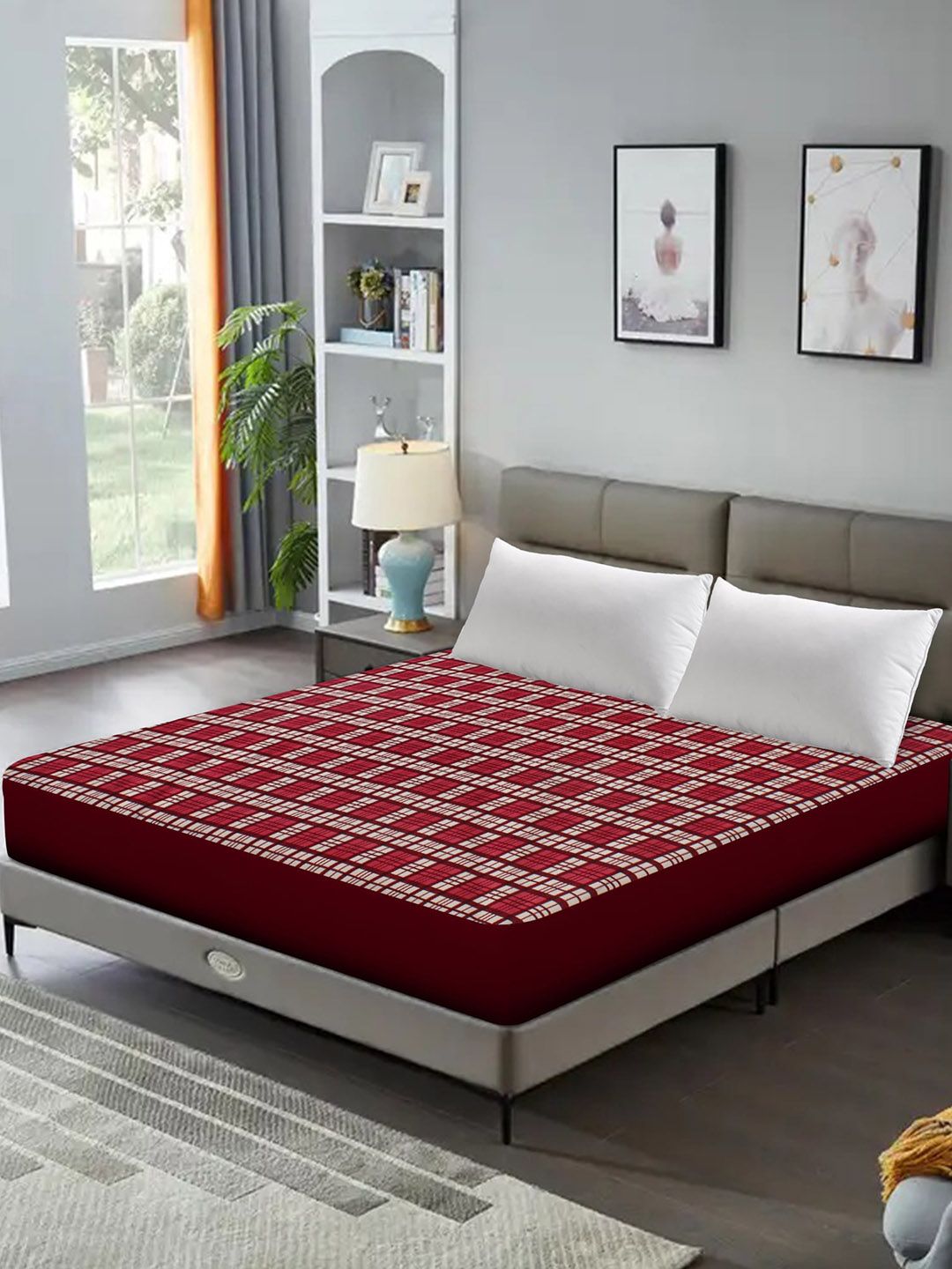 DREAM CARE Maroon Geometric Stretchable Water Resistant Queen-Size Mattress Protector