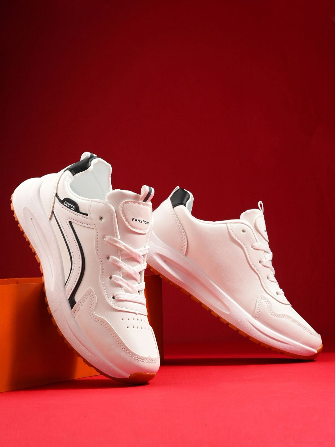 The Roadster Lifestyle Co. Women White & Black Lace-Up Walking Shoes