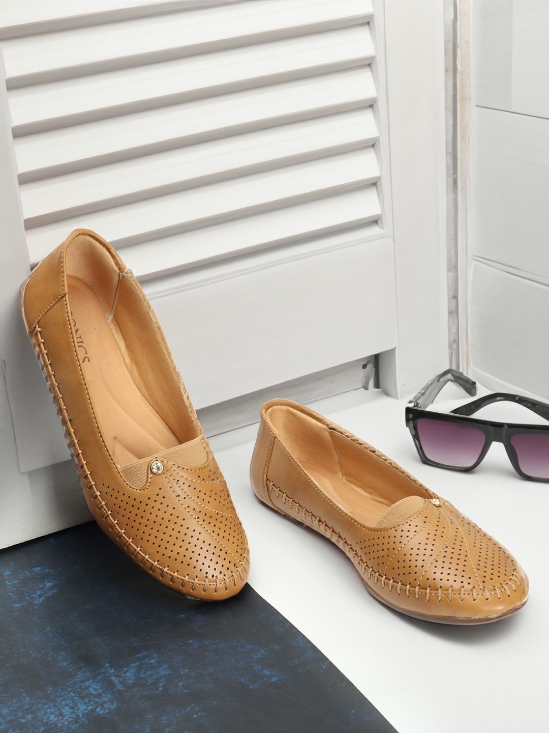 ICONICS Lacer Cut Detailed Ballerinas
