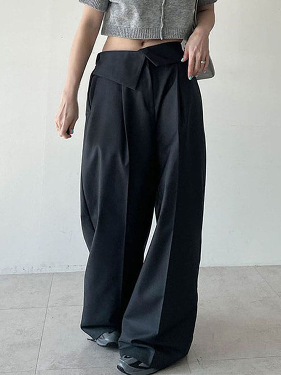 StyleCast Women Black Loose Fit Mid-Rise Parallel Trousers Price in India