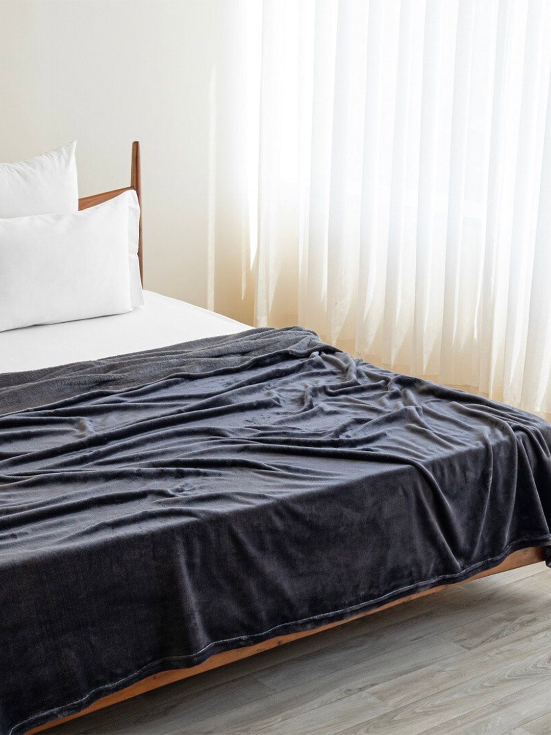 HOMEMONDE HOMEMONDE Grey AC Room Flannel 300 GSM Double Bed Blanket