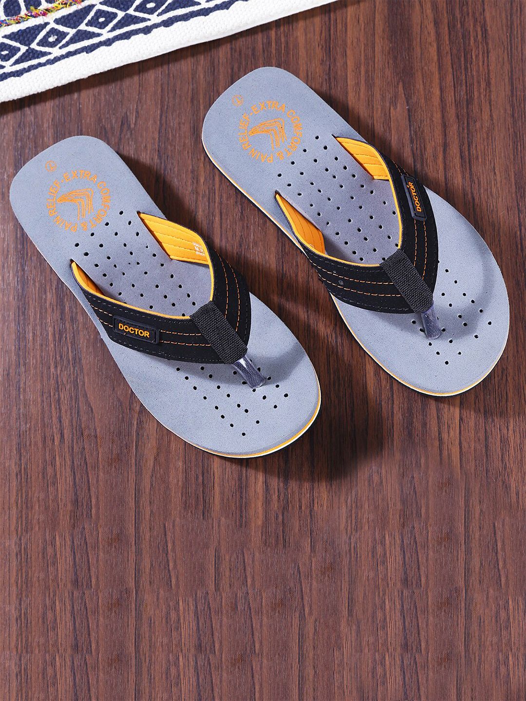 DOCTOR EXTRA SOFT Men Perforated Printed Thong Flip-Flops