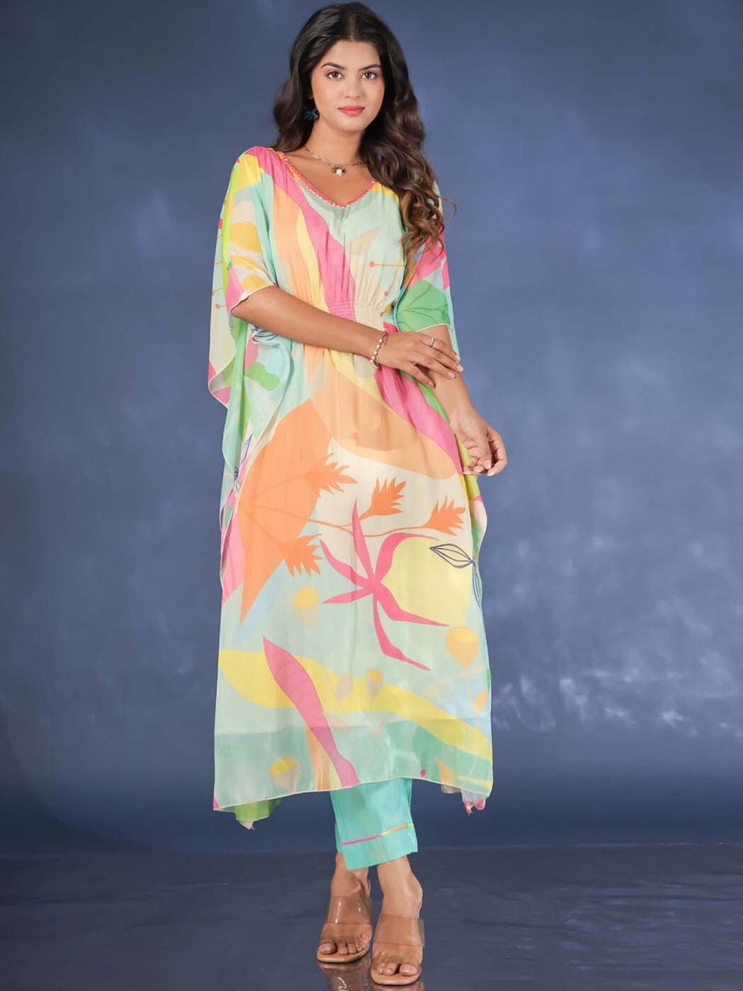 Meena Bazaar Floral Printed Kurta With Trousers