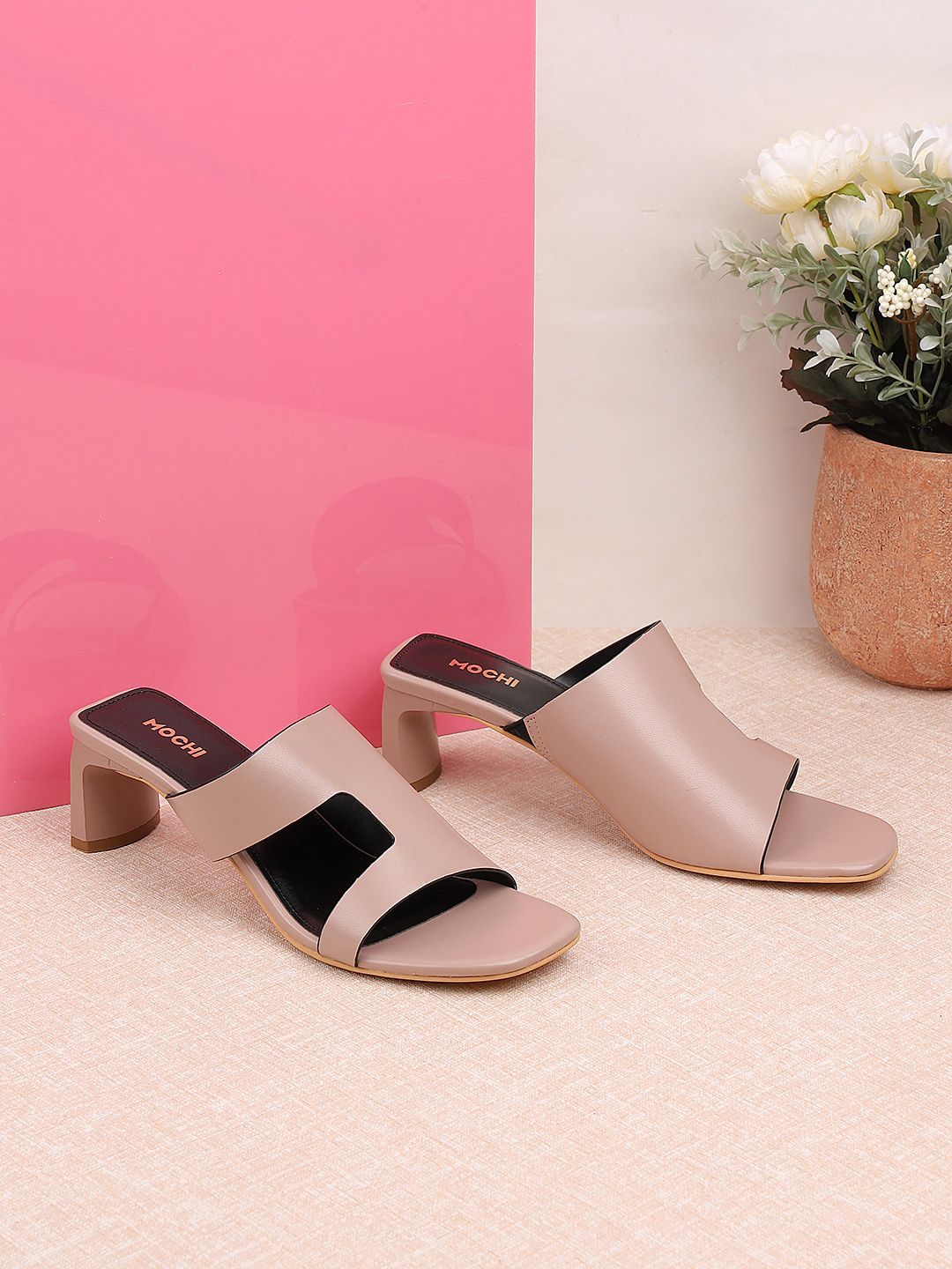 Mochi Cut-Out Detail Open Toe Block Heel Mules