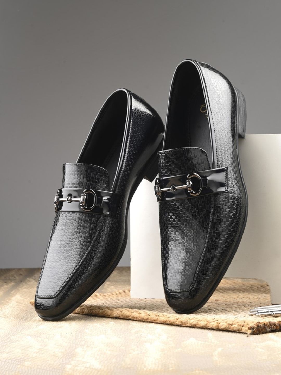 House of Pataudi Men Textured Buckled Formal Loafers