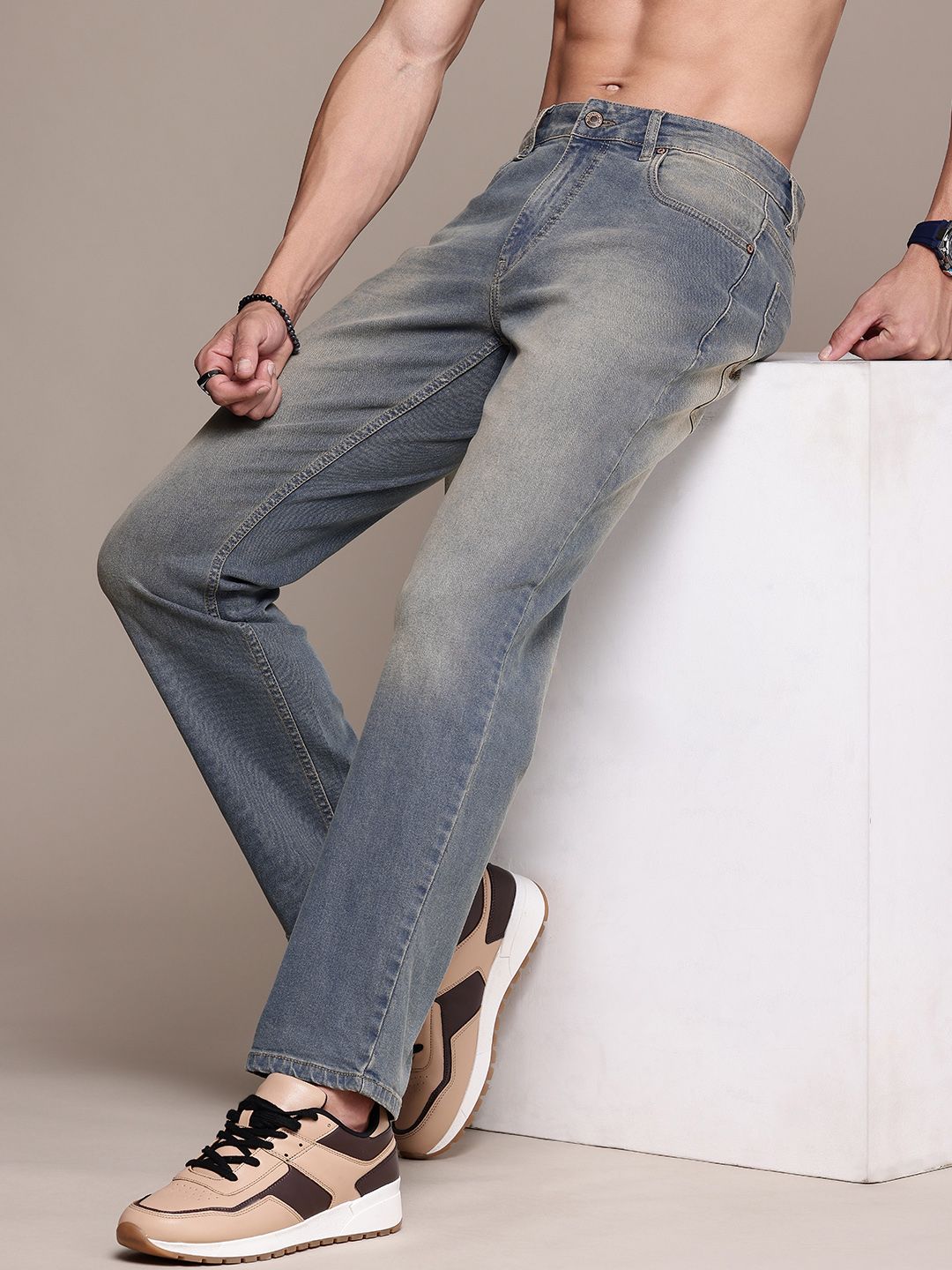 The Roadster Life Co. Men Heavy Fade Stretchable Jeans