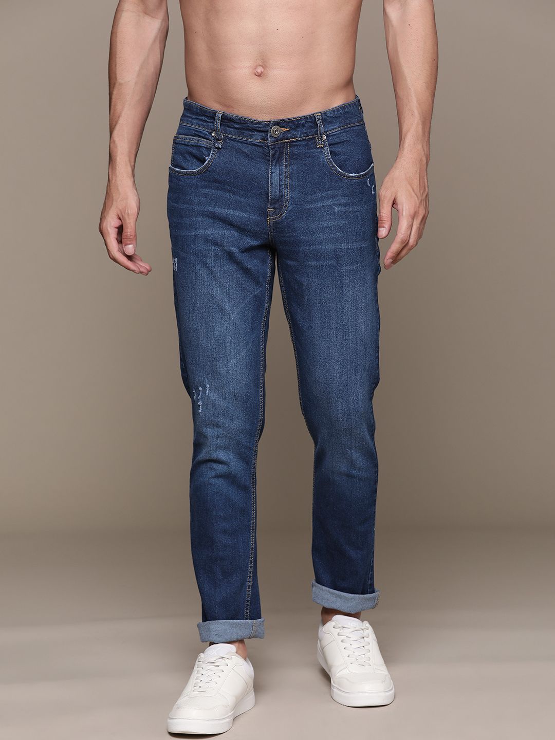 The Roadster Lifestyle Co. Men Slim Fit Low Distress Light Fade Stretchable Jeans
