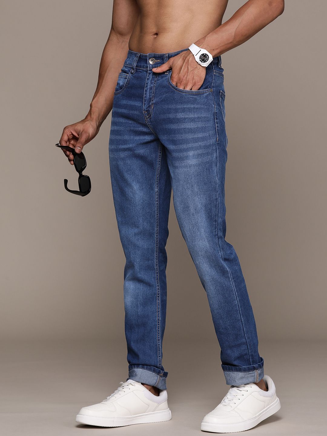 The Roadster Lifestyle Co. Men Slim Fit Light Fade Stretchable Jeans