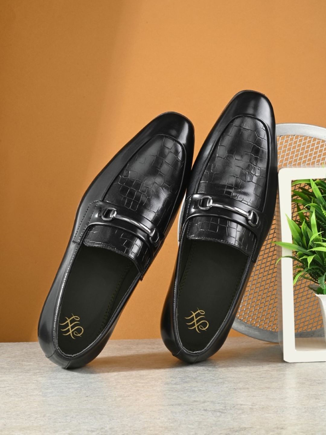 House of Pataudi Men Textured Formal Loafers