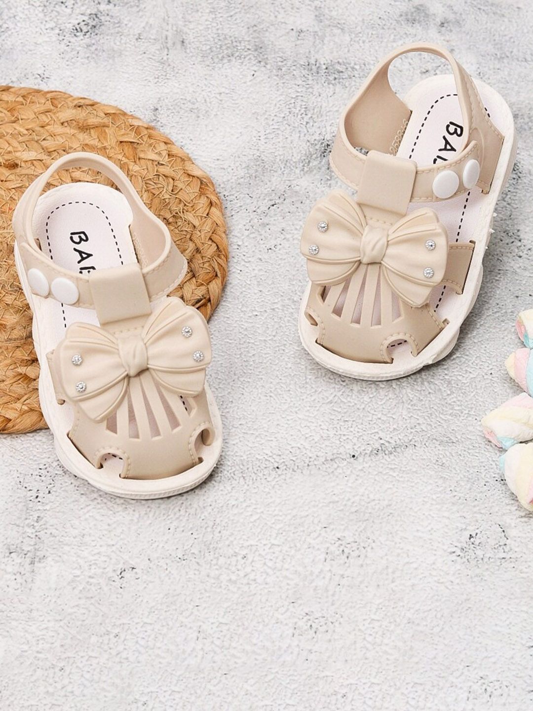 Yellow Bee Infant Girls Bow Embellished Open Toe Flats Price in India