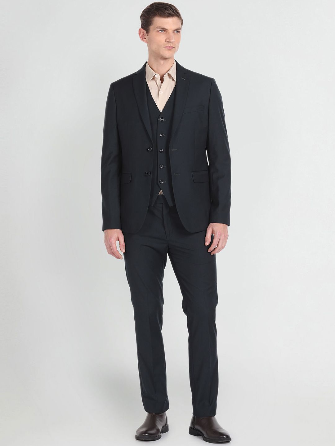Arrow Single-Breasted Three-Piece Formal Suit