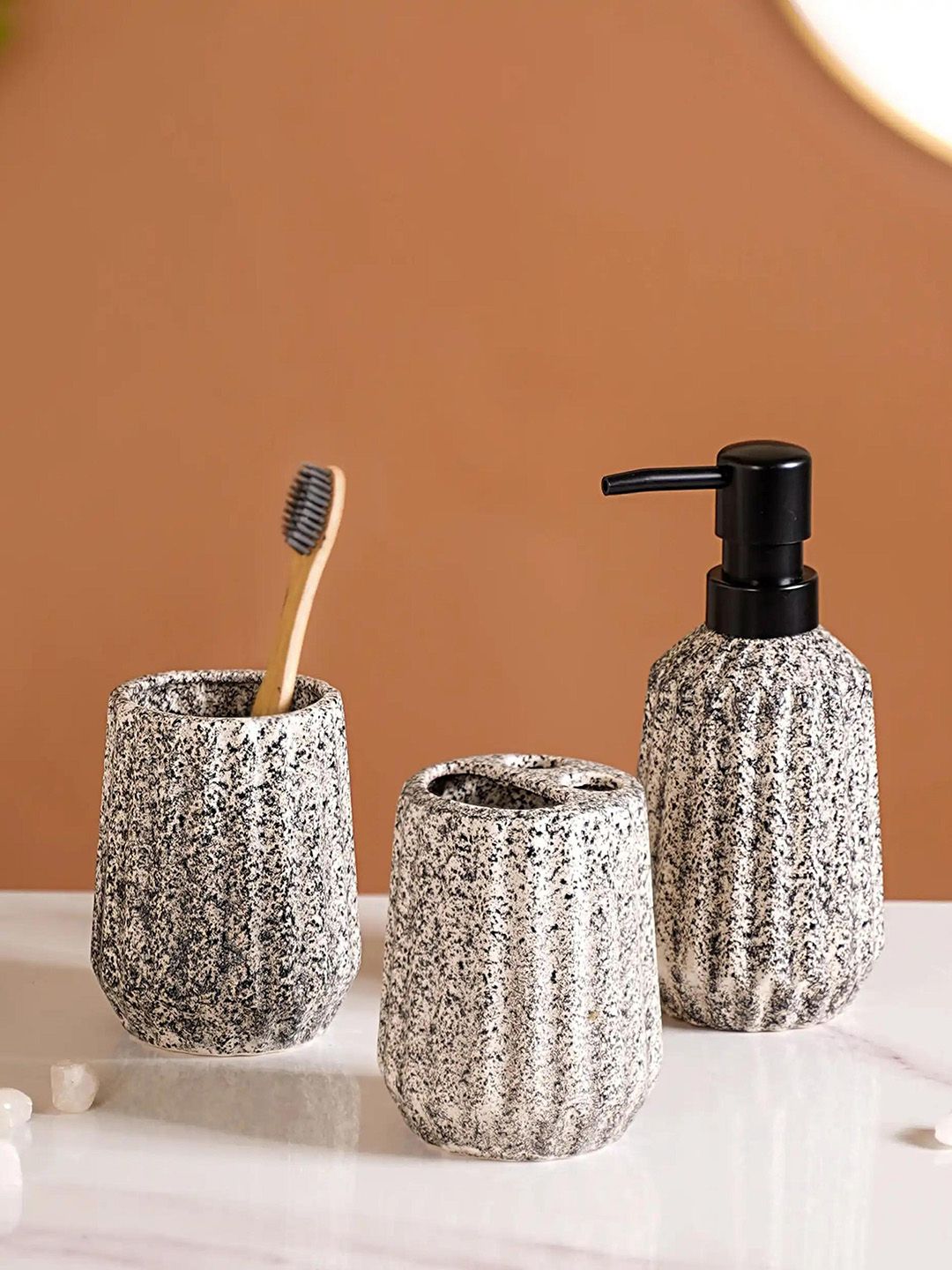 Nestasia Grey & Black 3 Pieces Ribbed Bathroom Accessories
