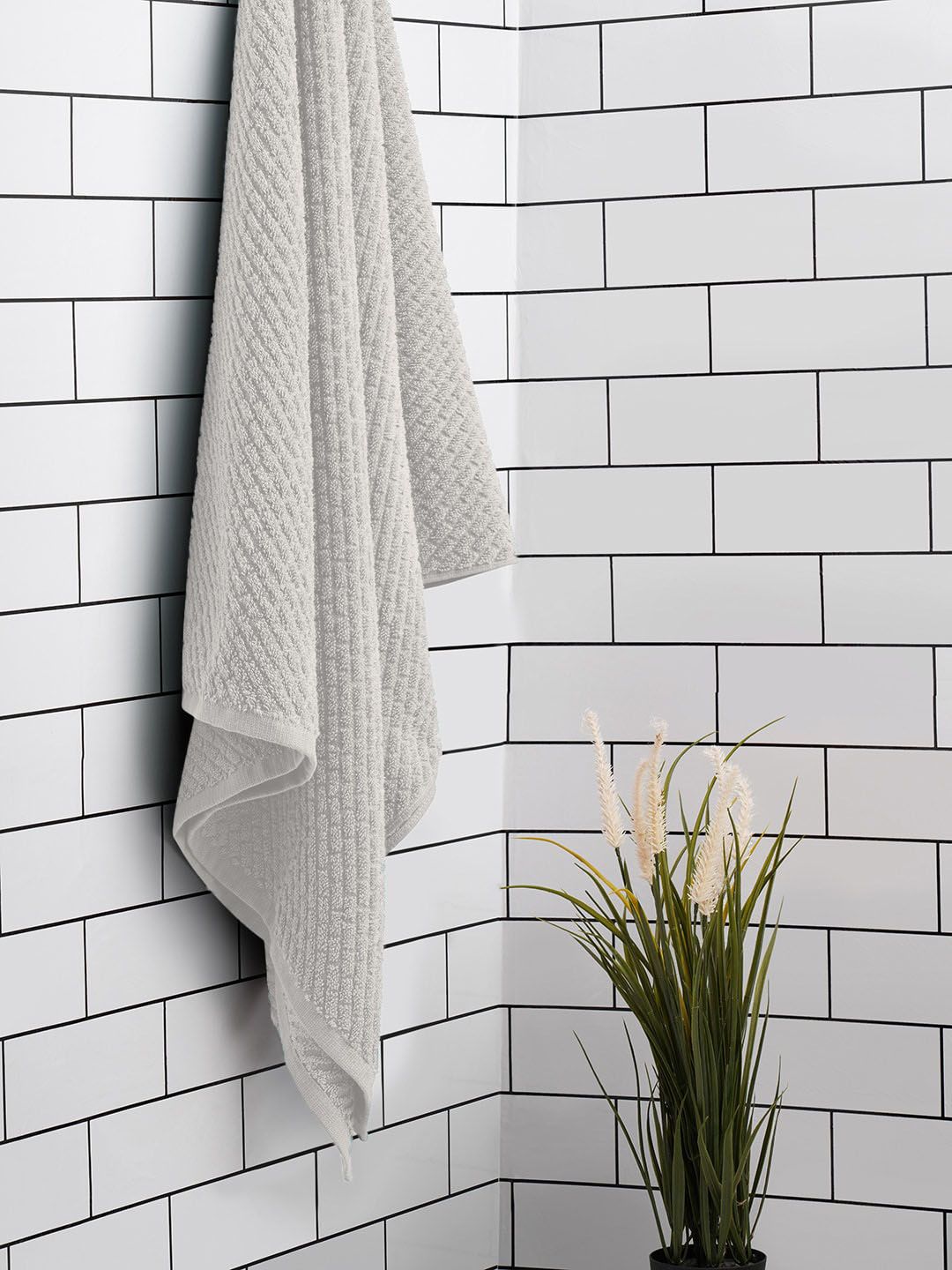SPACES White 400 GSM Super Absorbent Pure Cotton Bath Towel